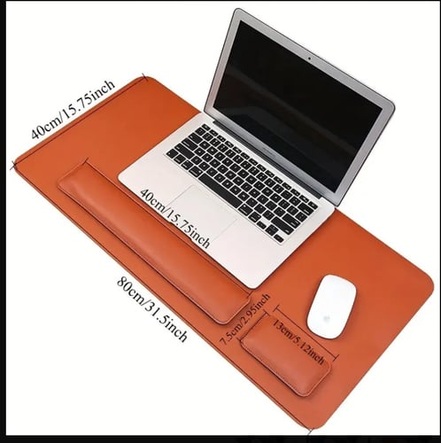 بساط ماوس وكمبيوتر