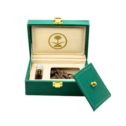 صندوق اهداء جلدي - عود تايقر ملكي مع ربع تولة دهن...