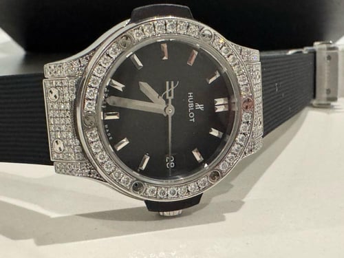 ساعة هوبلو فُل دايموند