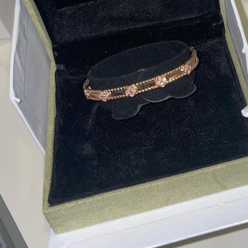 اسواره بيرليه سويت كلوفرز النحيفه