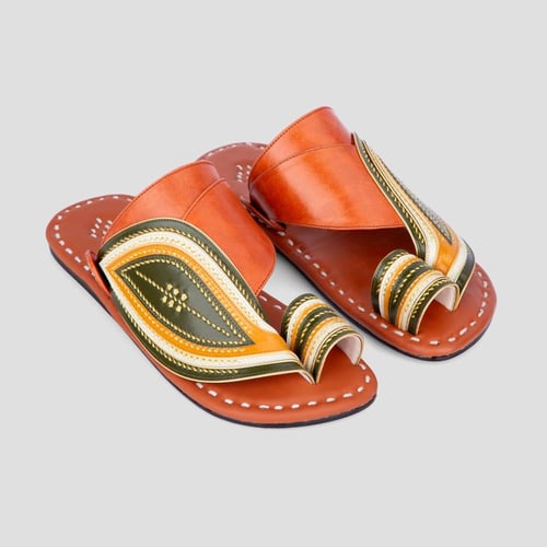 نعال سعودي جلد عسلي طبيعي مطرز