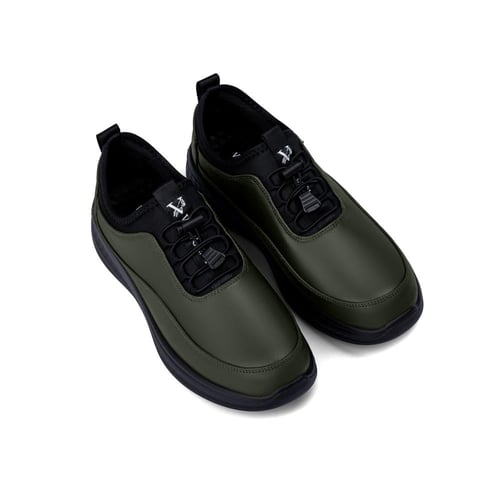 حذاء كاجوال كلاسيكي طبي زيتي من ماركة فيكتور كلارك