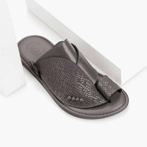 نعال شرقي إيطالي رمادي بنقشة جلد الثعبان