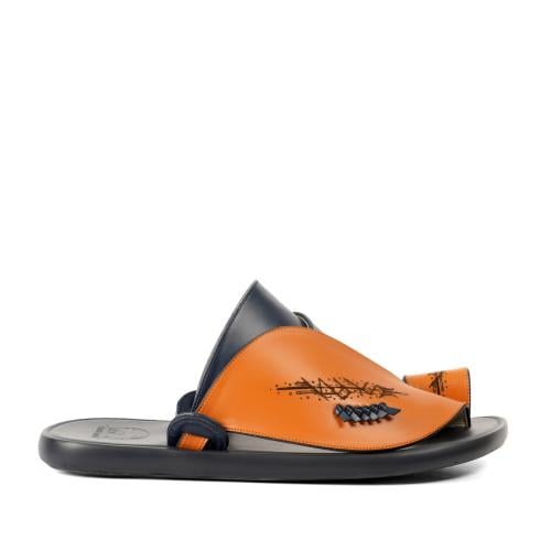 حذاء شرقي طبي جلد جملي وكحلي مطرز