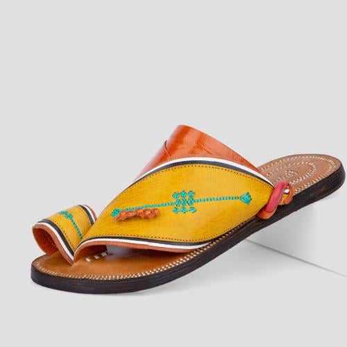 نعال خليجي مطرز جلد عسلي واصفر