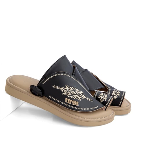 نعال سعودي جلد طبيعي بيج مطرز