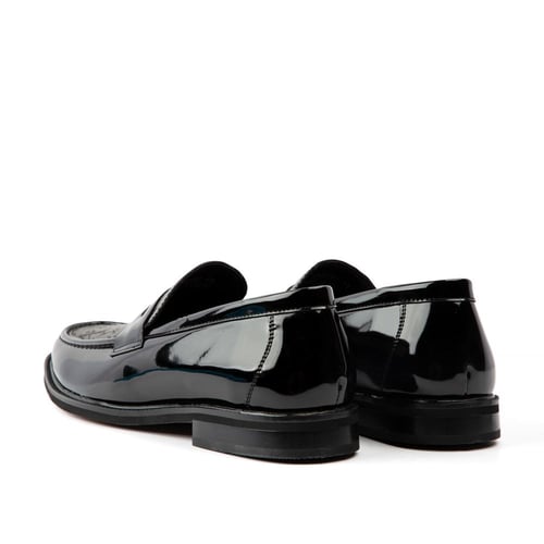 حذاء لوفر أسود جلد لامع ومخمل ورمادي