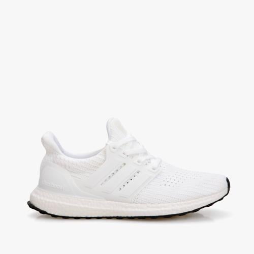 حذاء رياضة أبيض مريح ultra boost