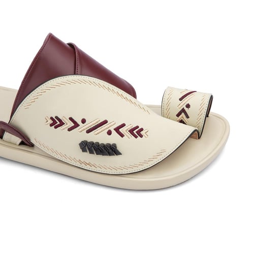 حذاء شرقي وطني طبي خمري وسكري مطرز