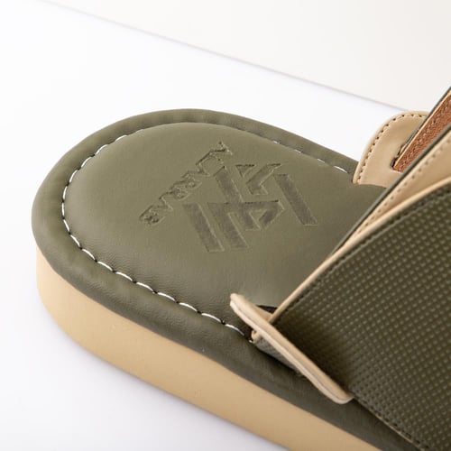 نعال شرقي جلد زيتي وبيج