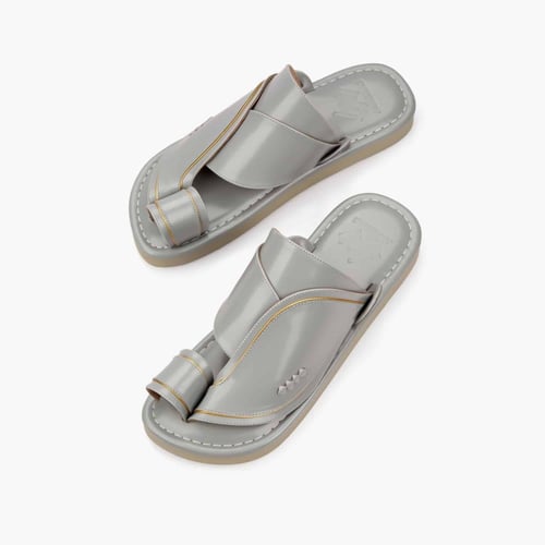 نعال وطني رمادي شرقي من الجلد الطبيعي الفاخر