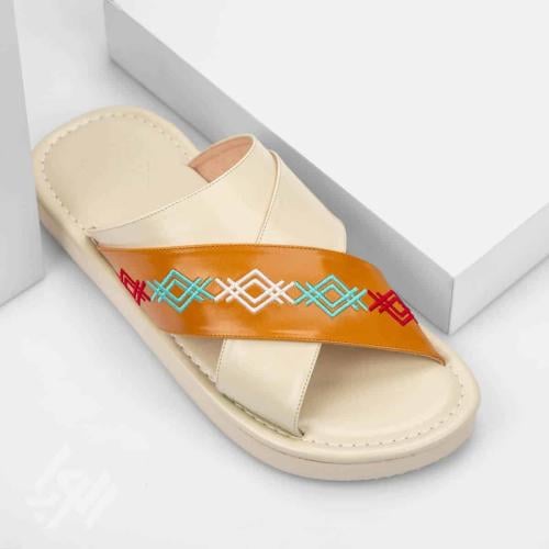 نعال رجالي مطرز جلد سكري وعسلي