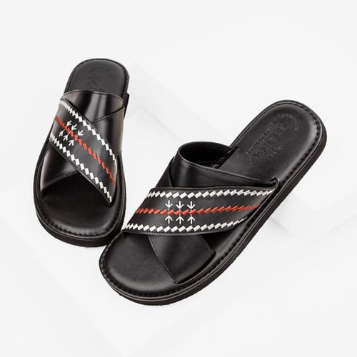 صنادل رجالية طبية أسود بدون إصبع بتطريز