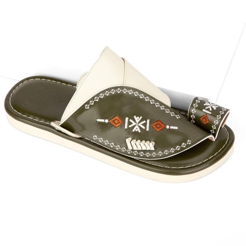 نعال شرقي جلد طبيعي زيتي مع تطريزات حصرية