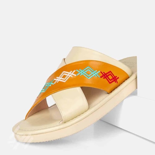 نعال رجالي مطرز جلد سكري وعسلي