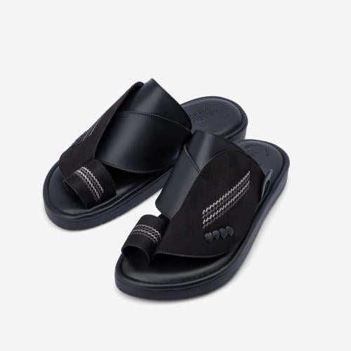 حذاء شرقي إيطالي أسود مطرز طبي