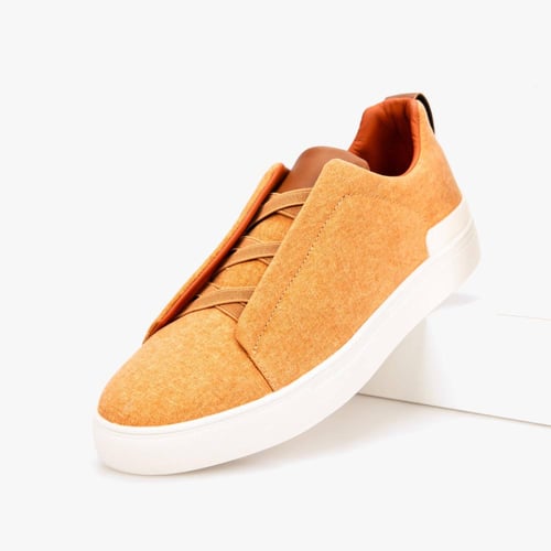 حذاء كاجوال كلاسيكي طبي بيج من ماركة فيكتور كلارك