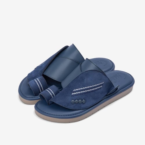 حذاء شرقي إيطالي أزرق طبي