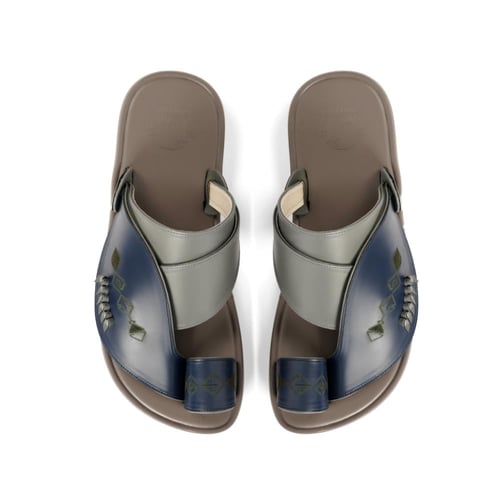 حذاء شرقي طبي جلد مطرز كحلي ورمادي