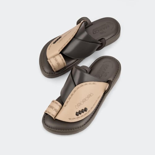 نعال شرقي إيطالي بتصميم بيج فاخر ومريح