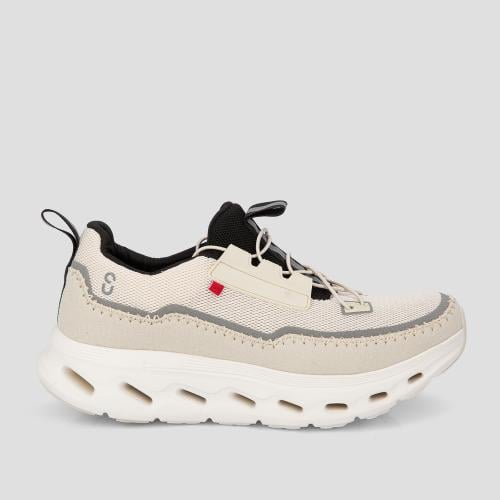 حذاء كاجوال بيج بتصميم رياضي من on