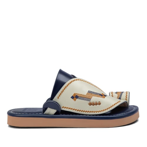 نعال شرقي مطرز يدويًا باللونين كحلي والبيج