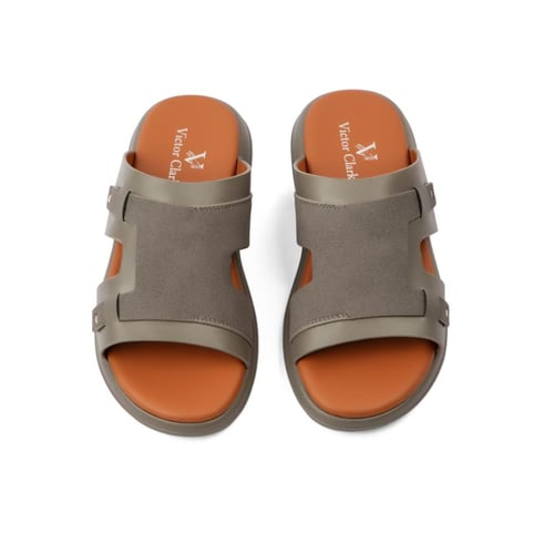 نعال شرقي خليجي جلد رمادي ماركة فيكتور كلارك