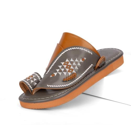 مداس وطني شرقي مطرز باللونين رصاصي وعسلي