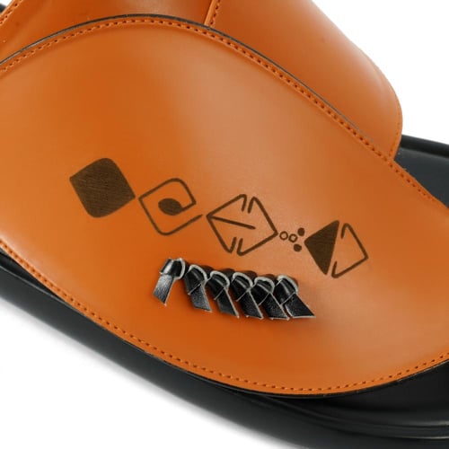 حذاء شرقي طبي لون جملي مطرز