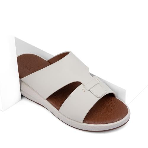 نعال خليجي طبي بيج وبني من فيكتور كلارك