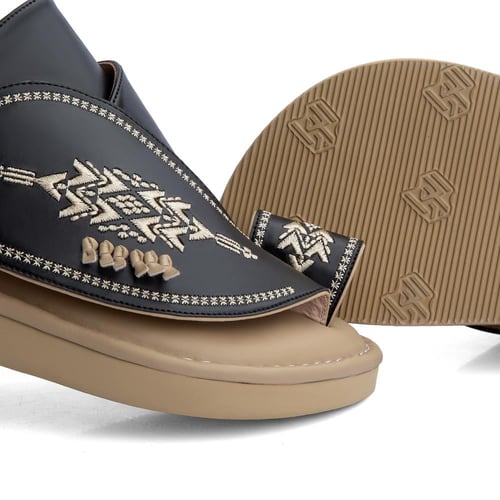 نعال سعودي جلد طبيعي بيج مطرز