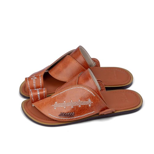 حذاء شرقي مطرز من الجلد العسلي الفاخر