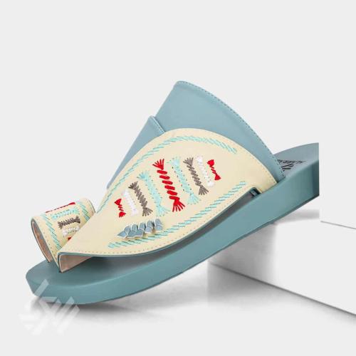 نعال زبيري طبي جلد سماوي وسكري مطرز