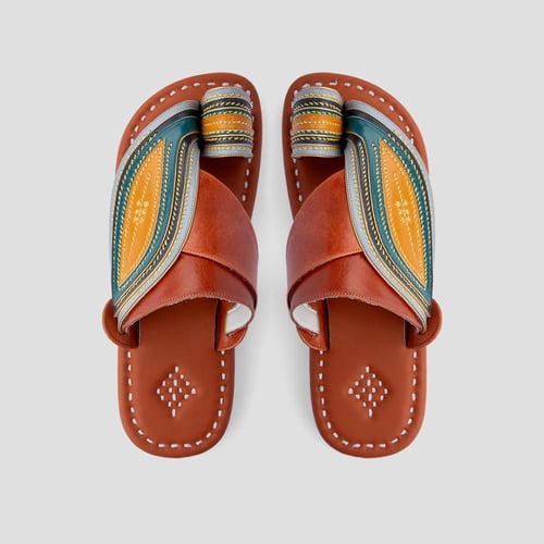 نعال سعودي شرقي مطرز جلد طبيعي عسلي