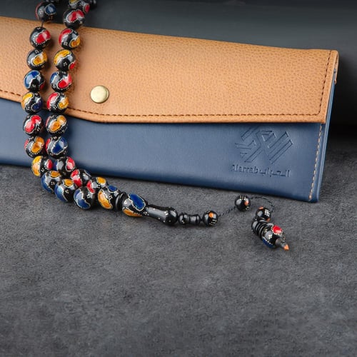 سبحه مذهلة باللون الاسود ونقشات ملونة