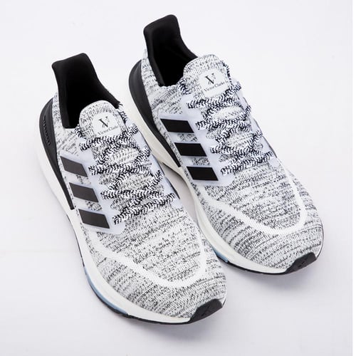 حذاء رياضي مريح رمادي للجري والنادي