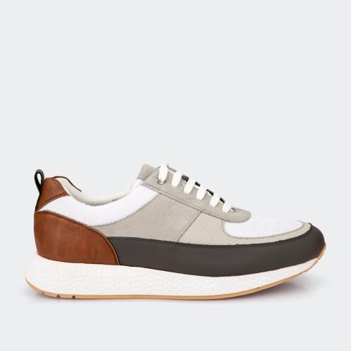 حذاء رياضي رمادي من براند ماركو