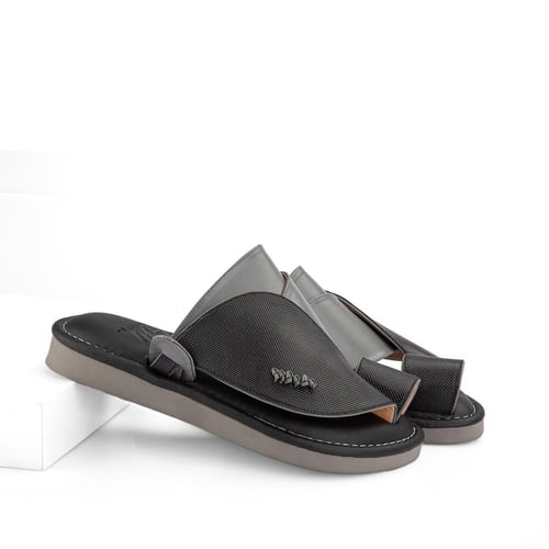 حذاء شرقي طبي من الجلد الاسود والرمادي الطبيعي