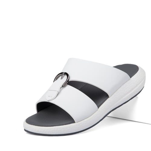 نعال خليجي جلد أبيض وأرضية طبية رمادية