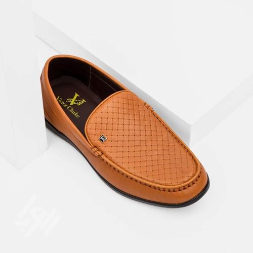 حذاء رسمي كلاسيكي طبي من فيكتور كلارك عسلي بنقشة ع...