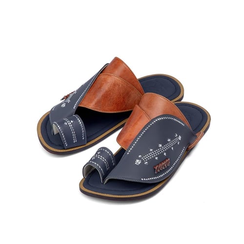 نعال خليجي مميز من الجلد الكحلي المطرز