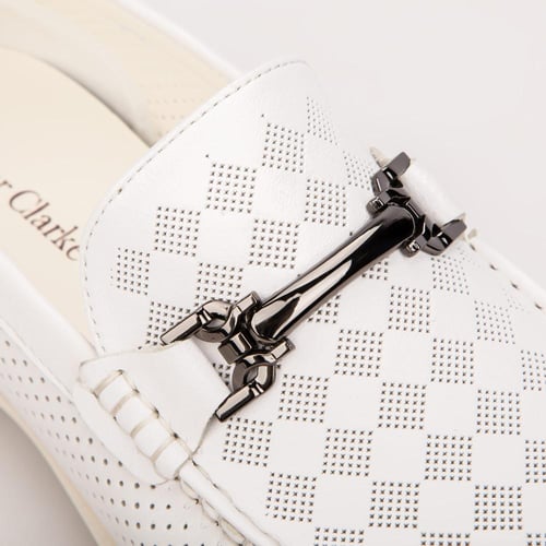 حذاء كاجوال كلاسيكي طبي من ماركة فيكتور كلارك - أب...