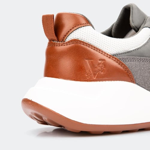 حذاء كاجوال طبي بني ورمادي فيكتور كلارك