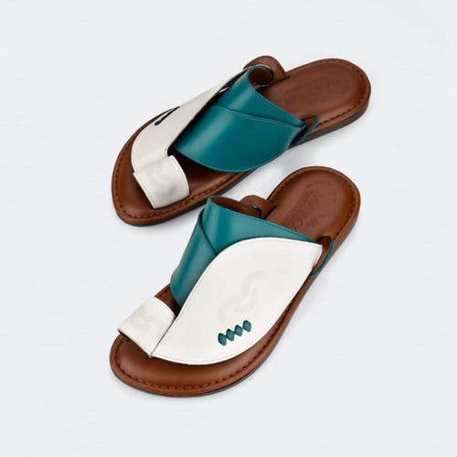 حذيان شرقي إيطالي أبيض وأخضر بتصميم فاخر