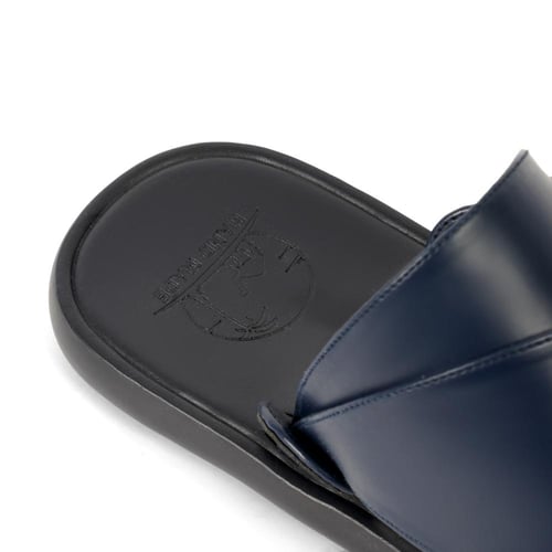 حذاء شرقي طبي جلد جملي وكحلي مطرز