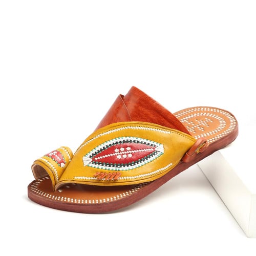 نعال شرقي مطرز جلد طبيعي