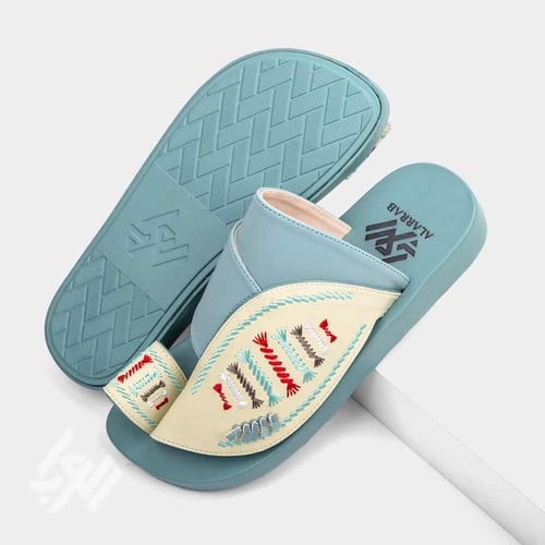 نعال زبيري طبي جلد سماوي وسكري مطرز