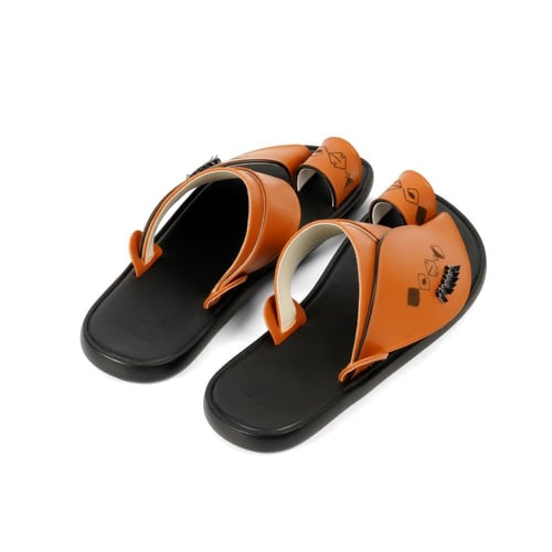 حذاء شرقي طبي لون جملي مطرز