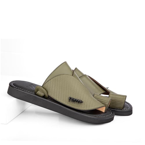 حذاء شرقي وطني بتصيم مميز من الجلد الزيتي