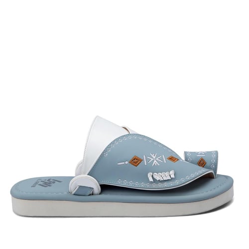 نعال شرقي جلد طبيعي سماوي فاتح بتصميم فاخر